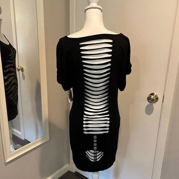 NWT Romeo & Juliet Couture Black slashed back Top, Size M - Picture 2 of 13